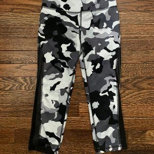 Women's Camo/Mesh Crop Leggings